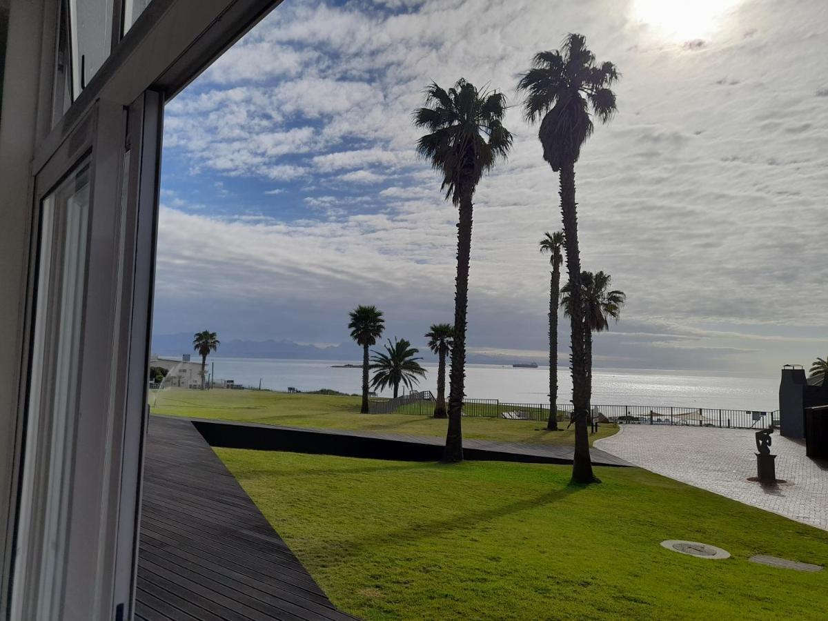 Beach Club Self Catering Apartments Mossel Bay Eksteriør billede