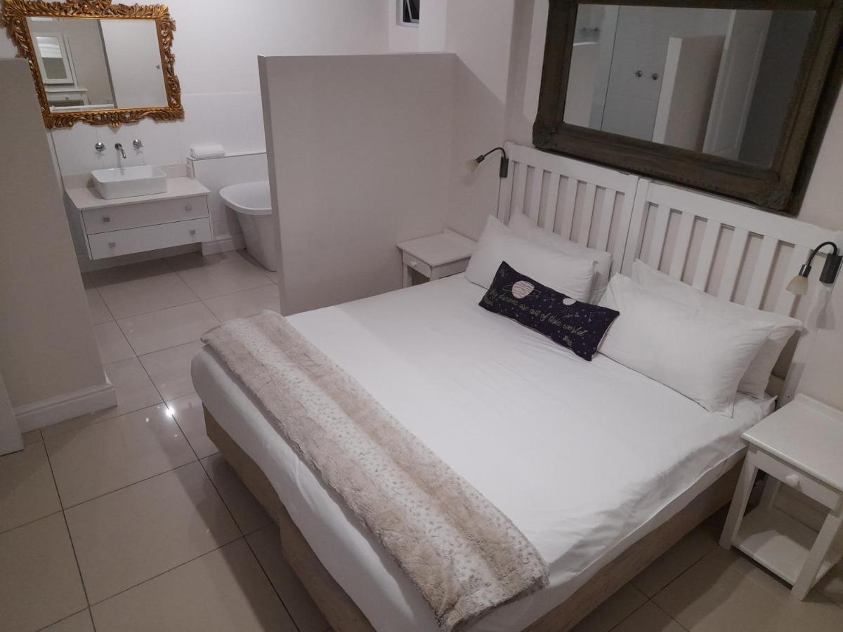 Beach Club Self Catering Apartments Mossel Bay Eksteriør billede