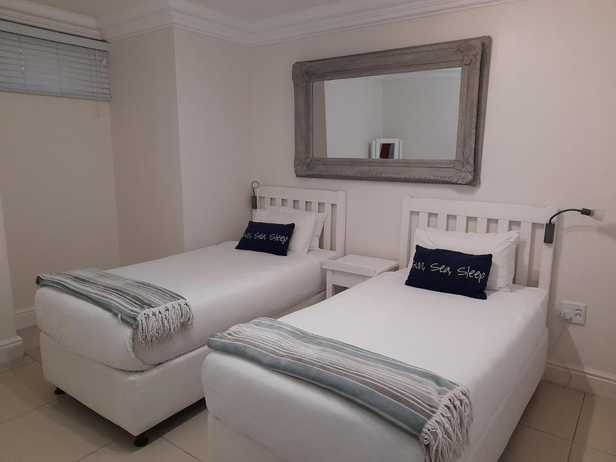 Beach Club Self Catering Apartments Mossel Bay Eksteriør billede