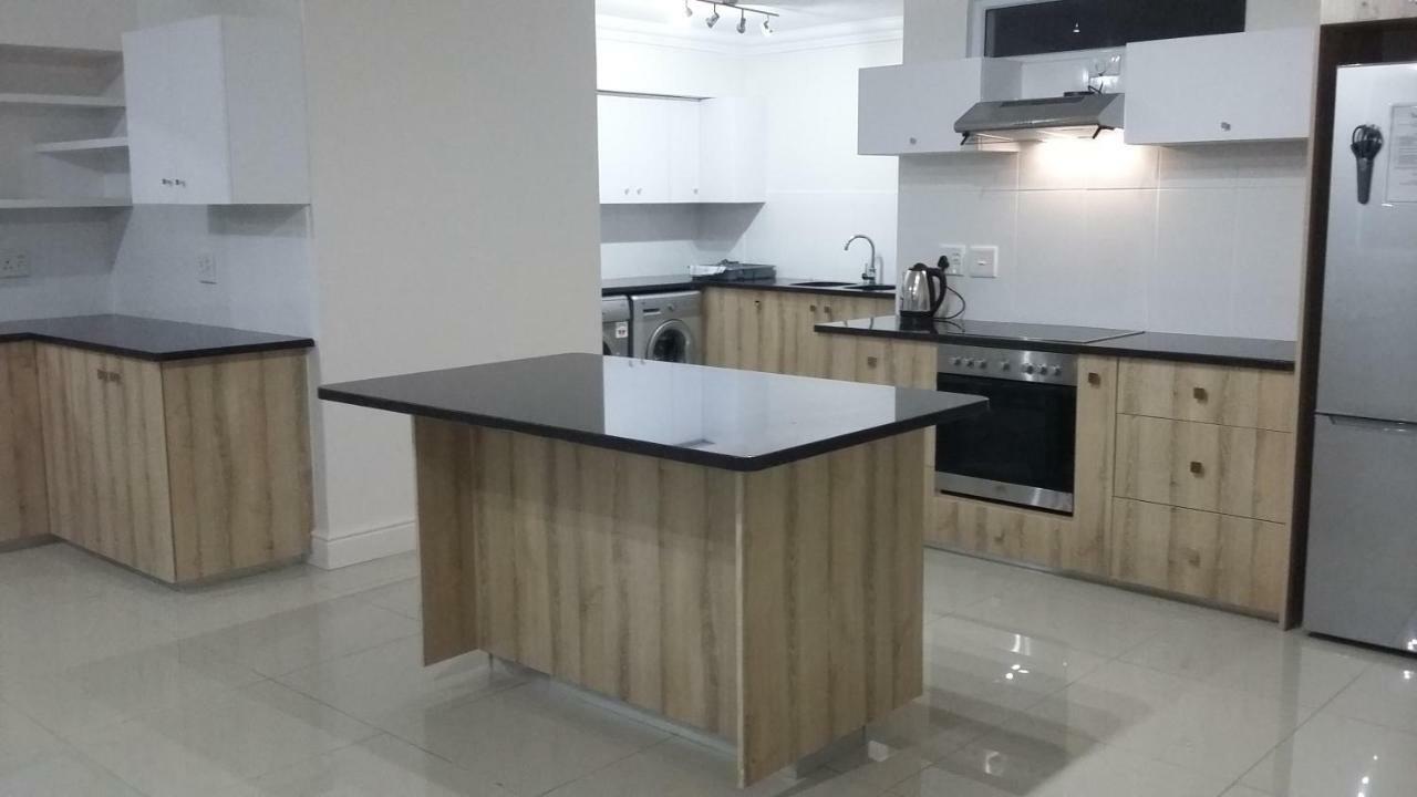 Beach Club Self Catering Apartments Mossel Bay Eksteriør billede