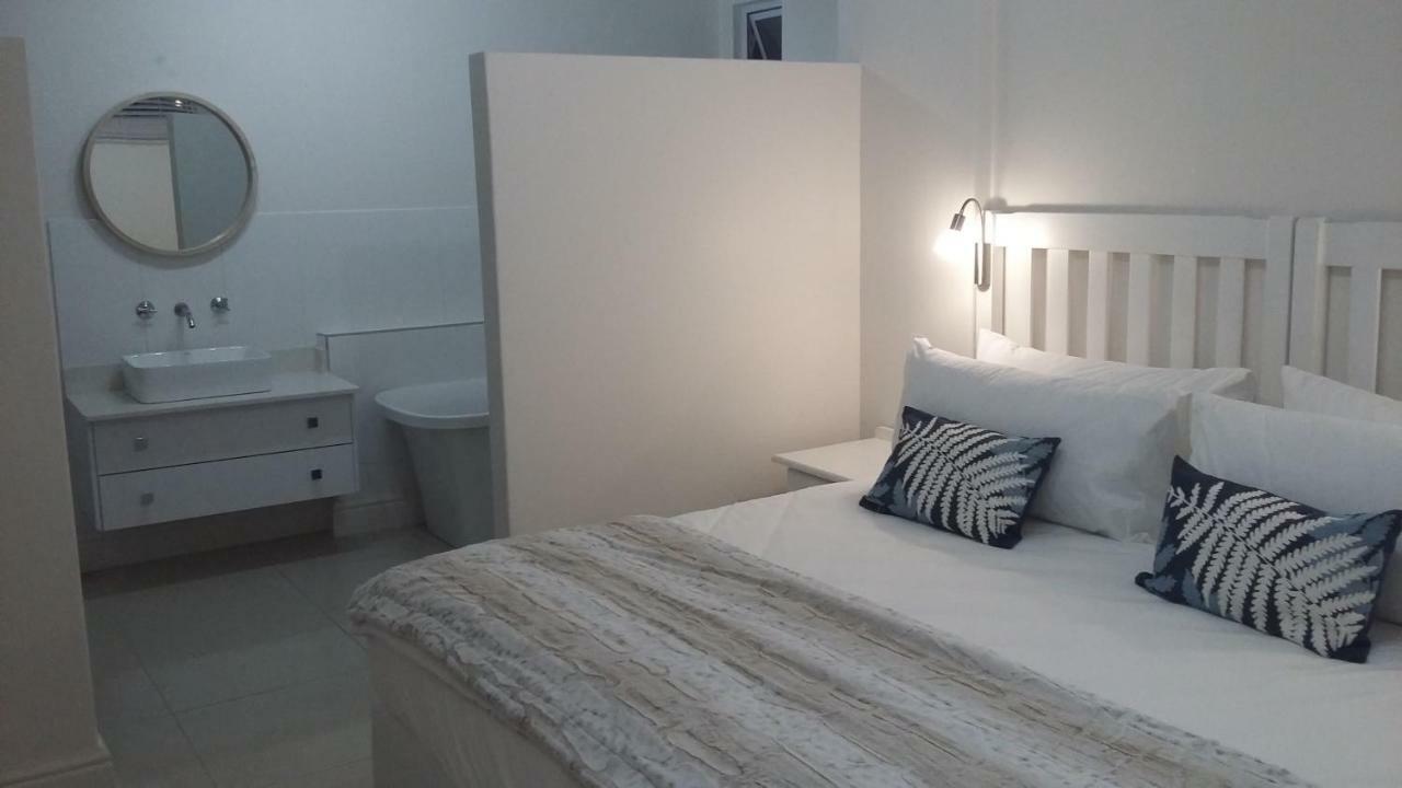 Beach Club Self Catering Apartments Mossel Bay Eksteriør billede