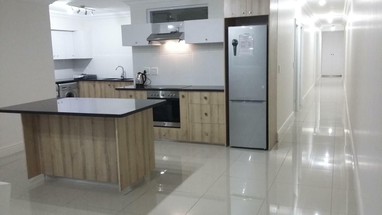 Beach Club Self Catering Apartments Mossel Bay Eksteriør billede